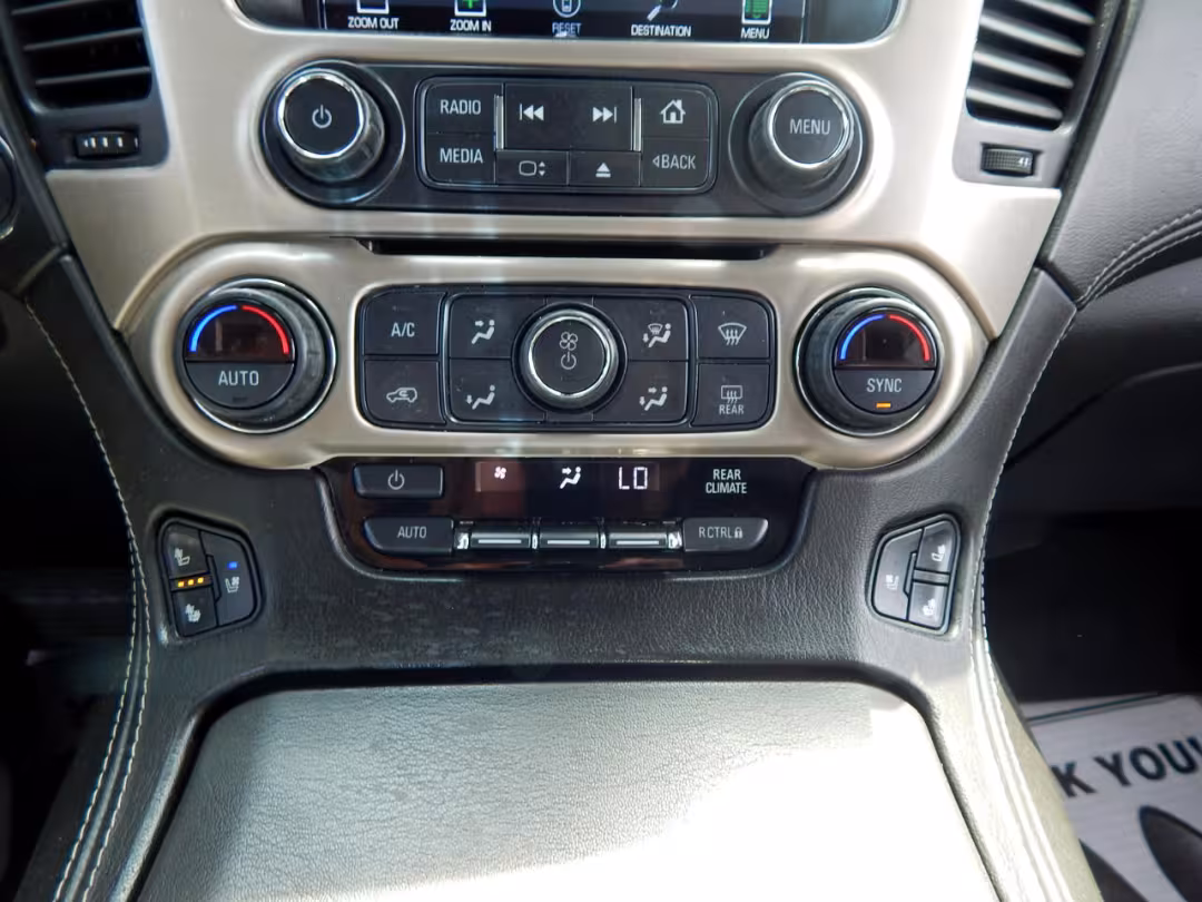 2017 GMC Yukon XL - 1GKS2HKJ6HR380450 - Image #27