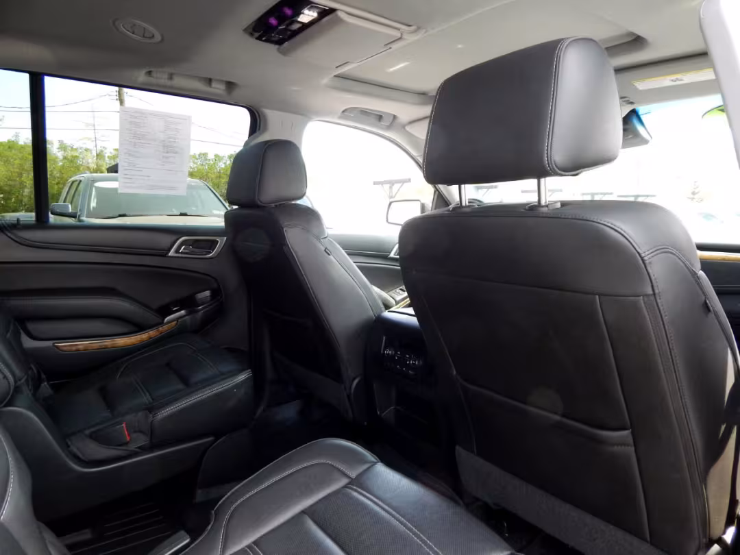 2017 GMC Yukon XL - 1GKS2HKJ6HR380450 - Image #41