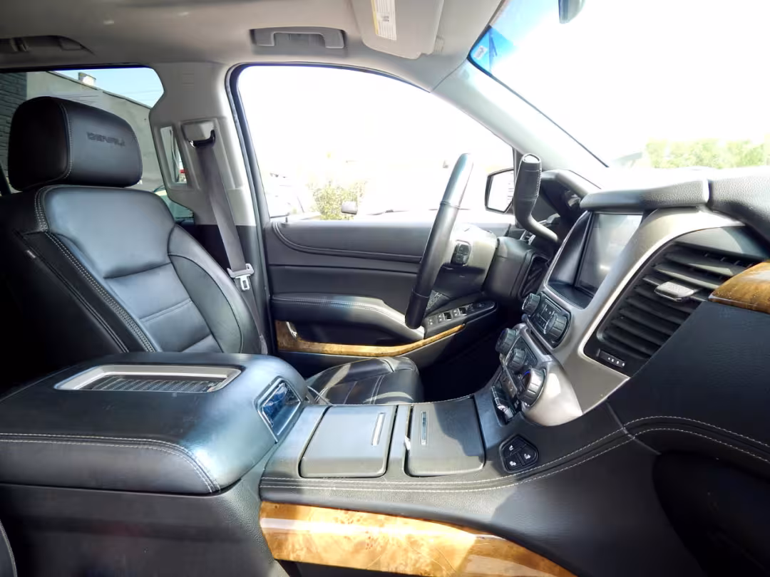 2017 GMC Yukon XL - 1GKS2HKJ6HR380450 - Image #48