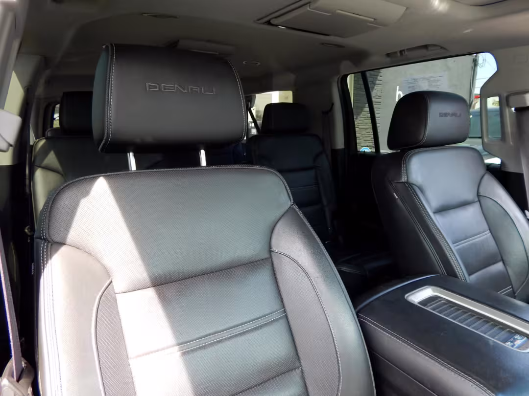 2017 GMC Yukon XL - 1GKS2HKJ6HR380450 - Image #49