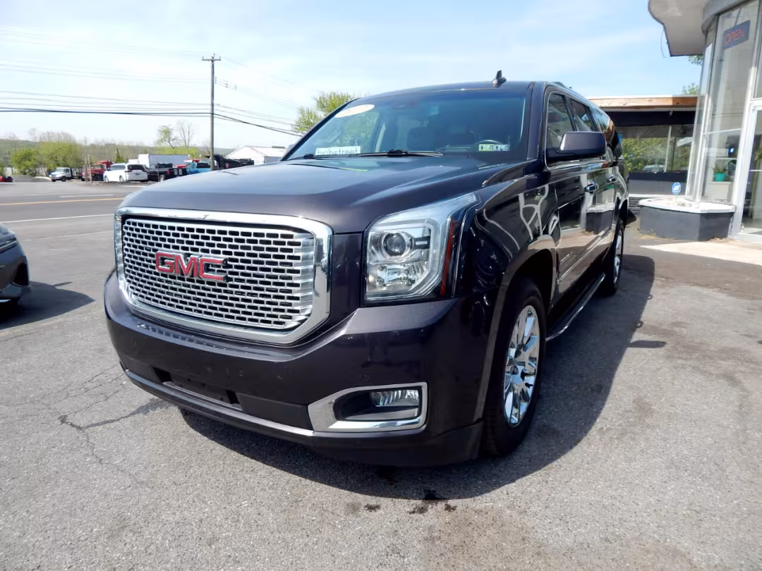 2017 GMC Yukon XL - 1GKS2HKJ6HR380450 - Image #9
