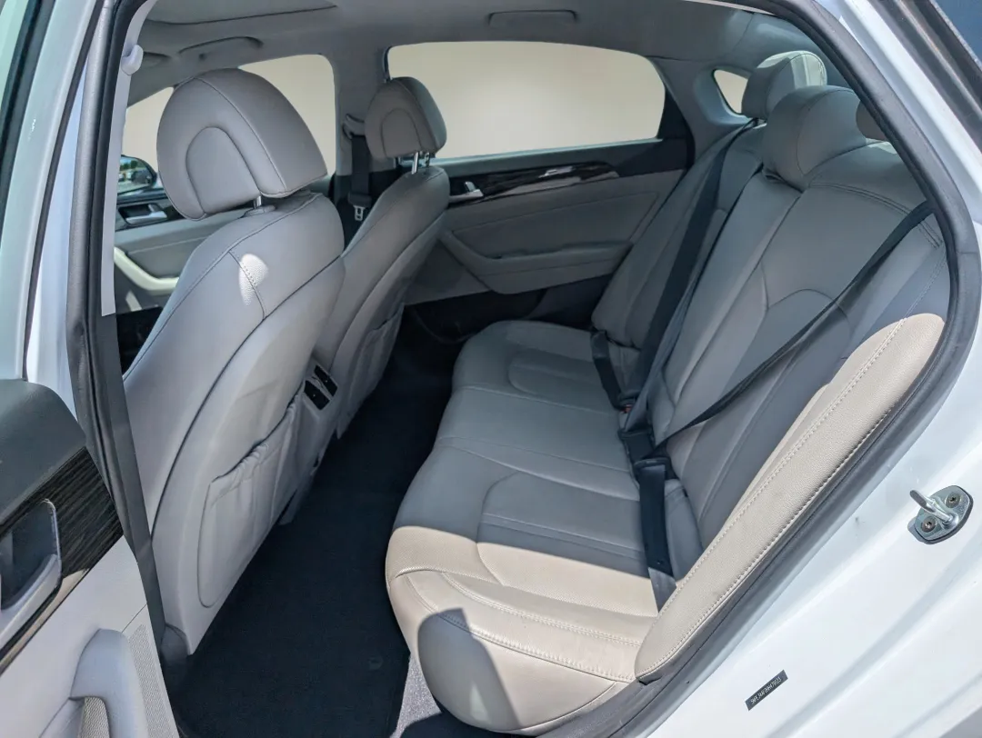 2017 Hyundai Sonata - 5NPE34AF0HH479123 - Image #12