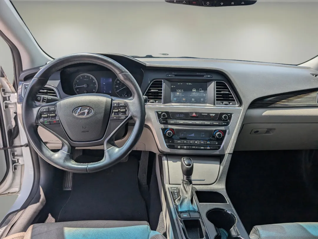 2017 Hyundai Sonata - 5NPE34AF0HH479123 - Image #13