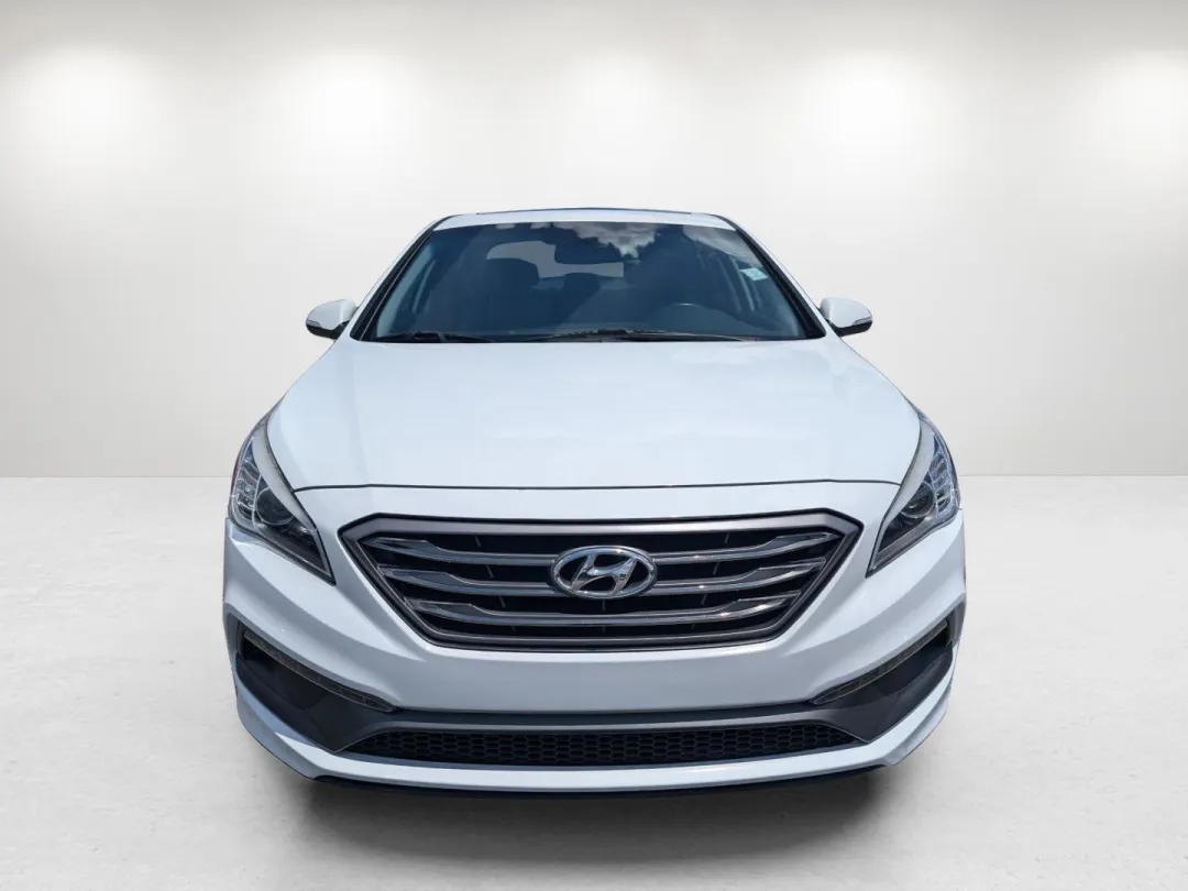 2017 Hyundai Sonata - 5NPE34AF0HH479123 - Image #3