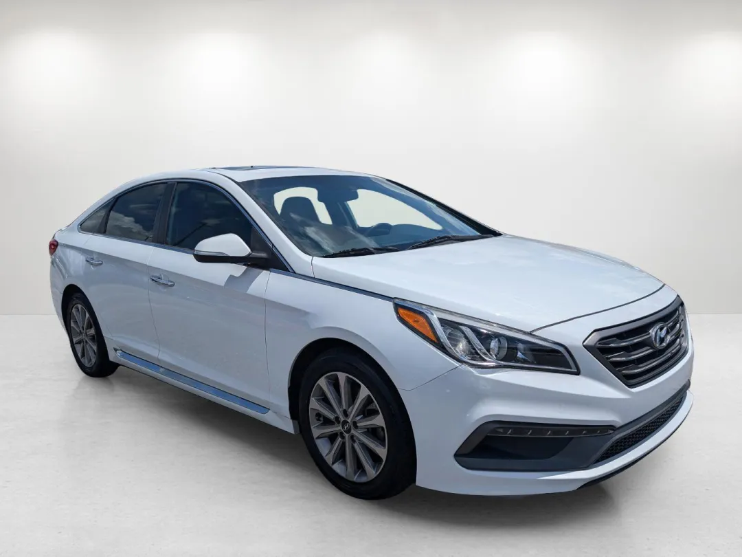 2017 Hyundai Sonata - 5NPE34AF0HH479123 - Image #4