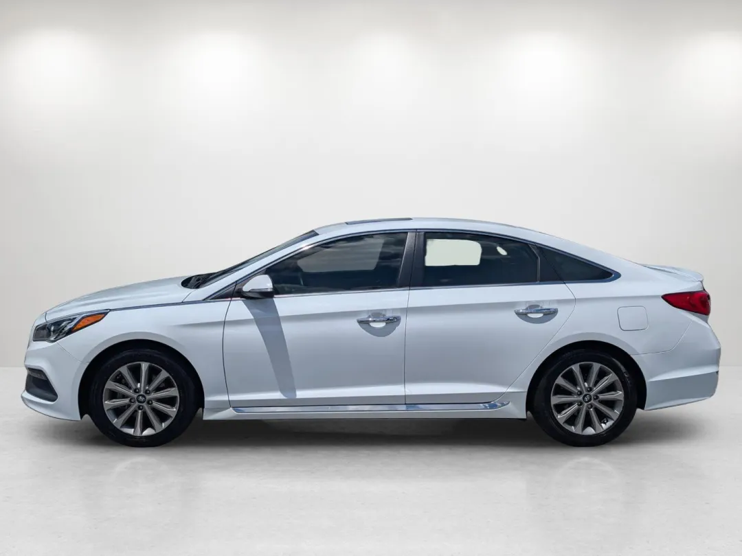 2017 Hyundai Sonata - 5NPE34AF0HH479123 - Image #9