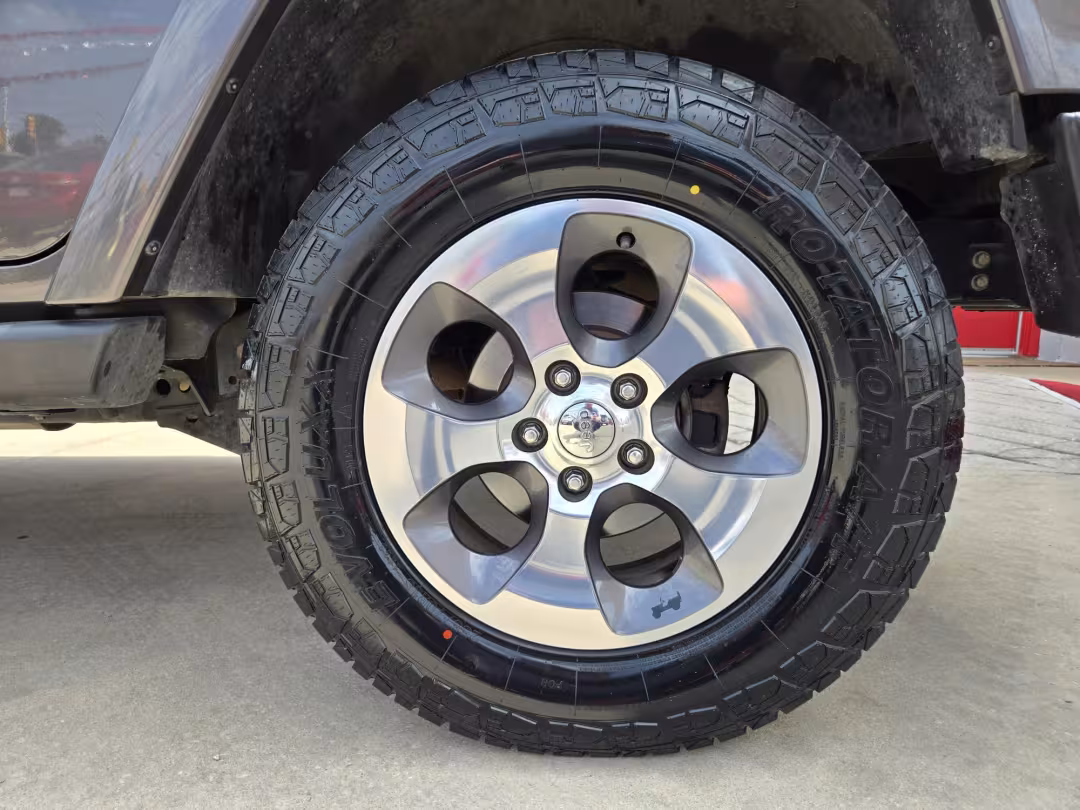 2017 Jeep Wrangler - 1C4BJWEG5HL725442 - Image #9