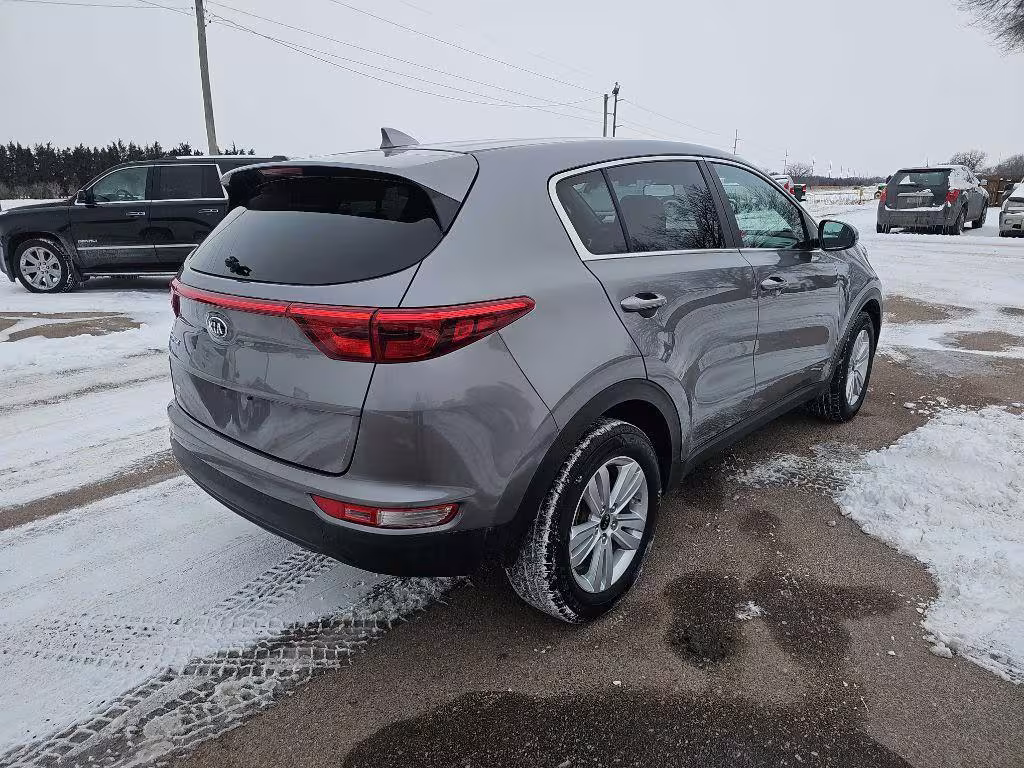 2017 Kia Sportage - KNDPMCAC6H7273685 - Image #3