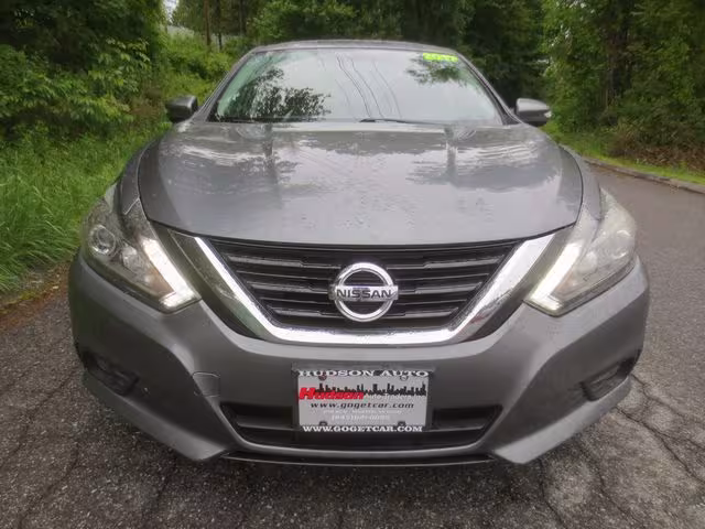 2017 Nissan Altima - 1N4AL3AP7HC490476 - Image #3