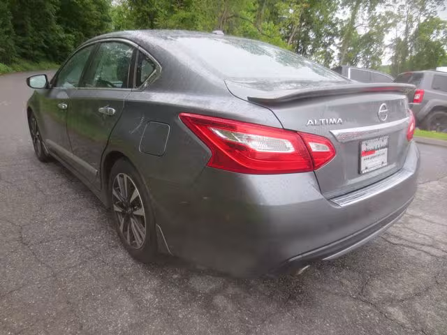 2017 Nissan Altima - 1N4AL3AP7HC490476 - Image #5