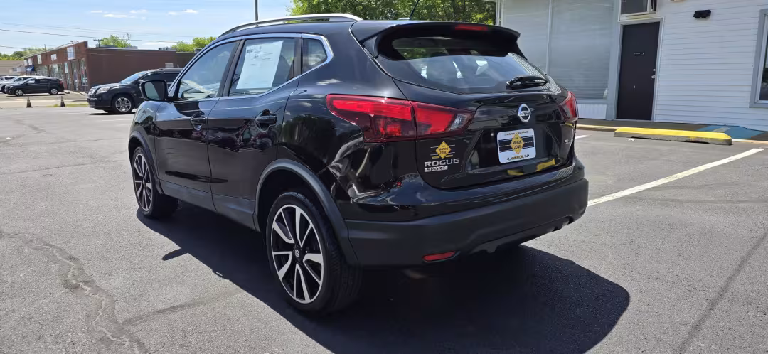 2017 Nissan Rogue Sport - JN1BJ1CRXHW118185 - Image #4