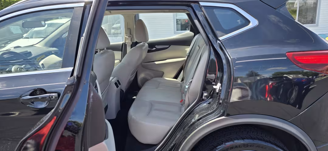 2017 Nissan Rogue Sport - JN1BJ1CRXHW118185 - Image #8