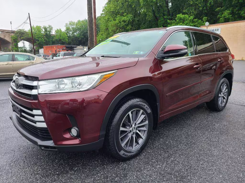 2017 Toyota Highlander - 5TDJZRFH3HS378799 - Image #1