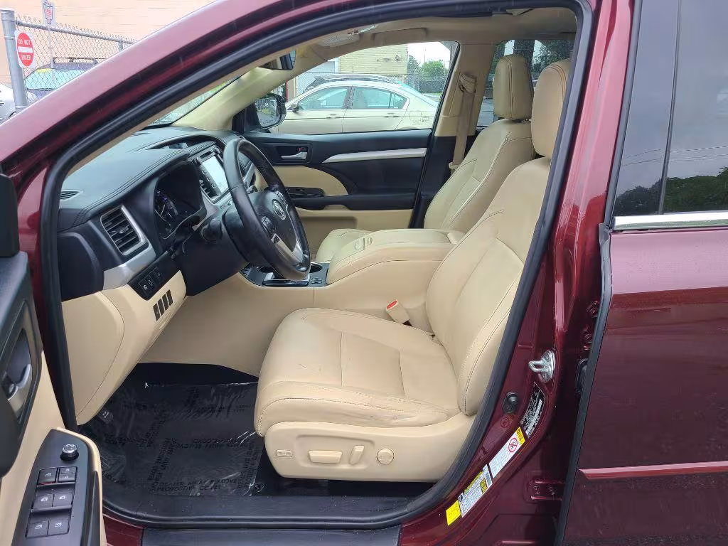 2017 Toyota Highlander - 5TDJZRFH3HS378799 - Image #19
