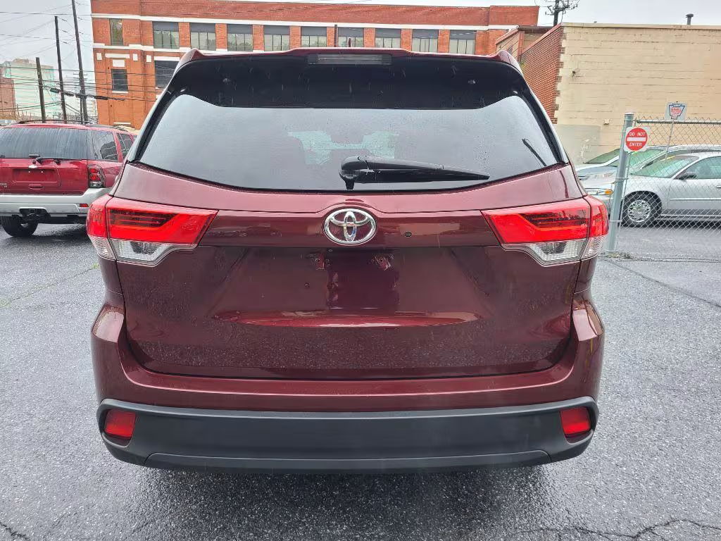 2017 Toyota Highlander - 5TDJZRFH3HS378799 - Image #4