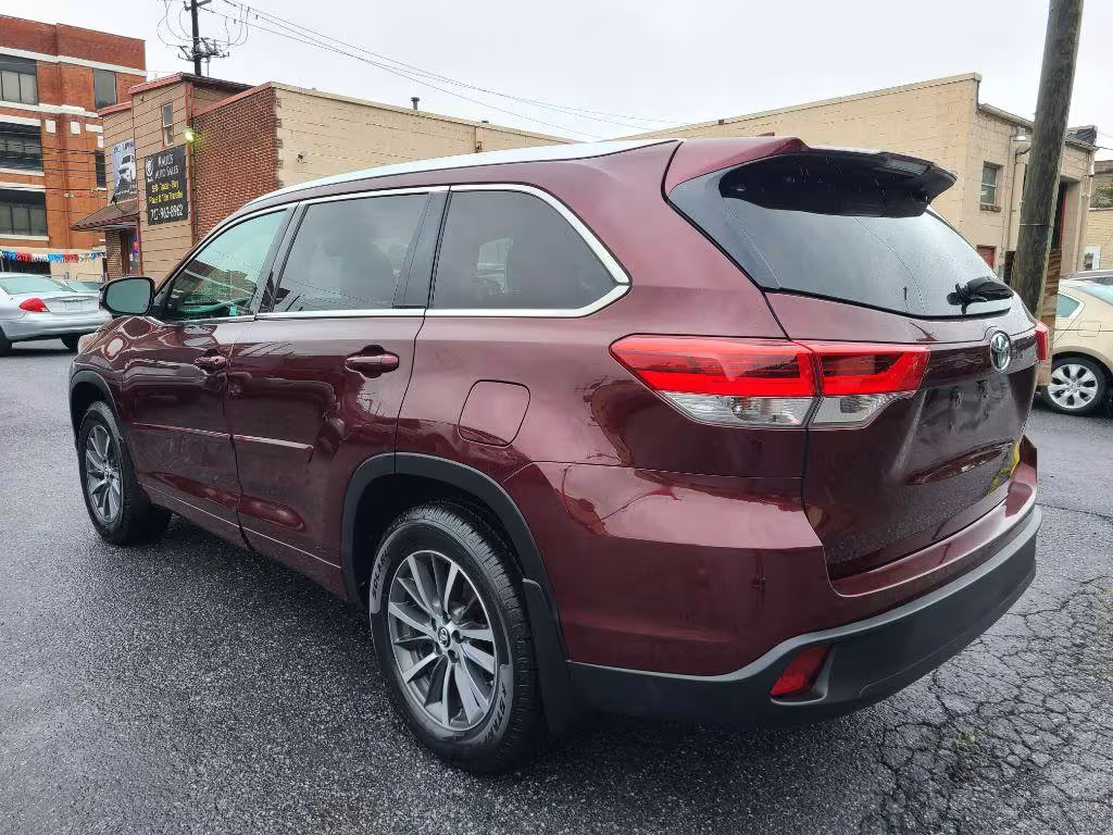 2017 Toyota Highlander - 5TDJZRFH3HS378799 - Image #5