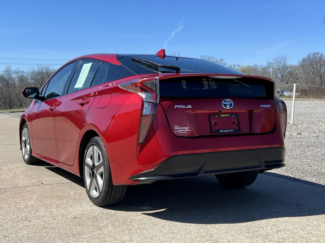 2017 Toyota Prius - JTDKARFUXH3532886 - Image #10