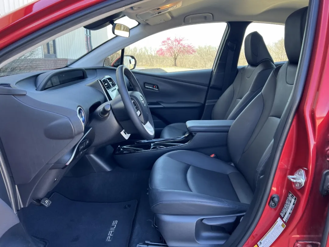 2017 Toyota Prius - JTDKARFUXH3532886 - Image #14