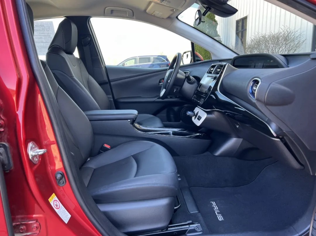2017 Toyota Prius - JTDKARFUXH3532886 - Image #16