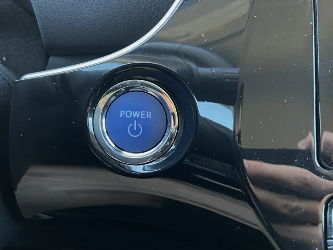 2017 Toyota Prius - JTDKARFUXH3532886 - Image #24