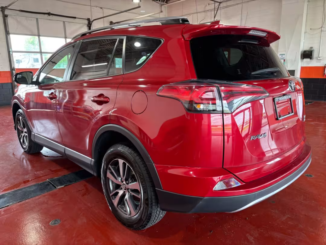 2017 Toyota RAV4 - JTMRFREV0HJ120711 - Image #10