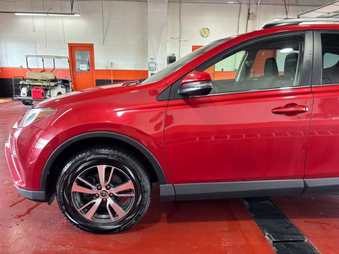 2017 Toyota RAV4 - JTMRFREV0HJ120711 - Image #12