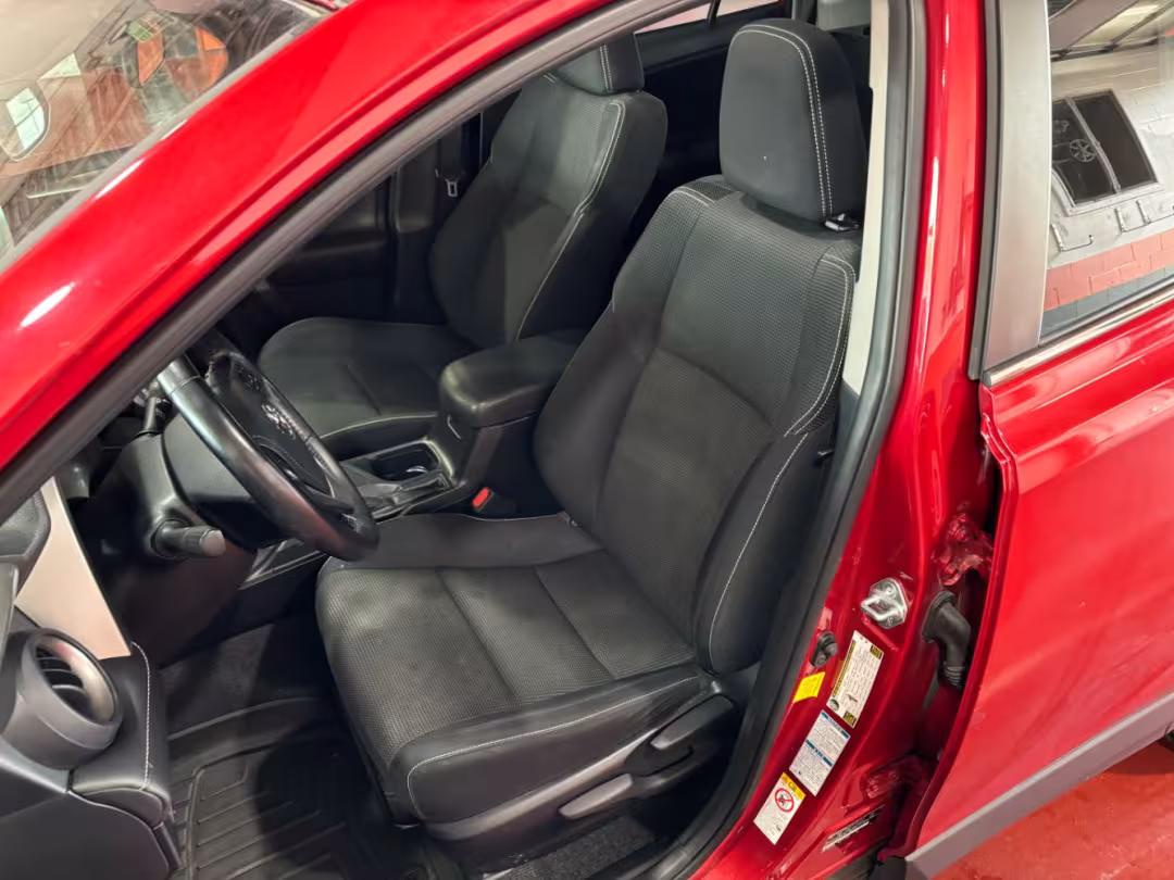 2017 Toyota RAV4 - JTMRFREV0HJ120711 - Image #14