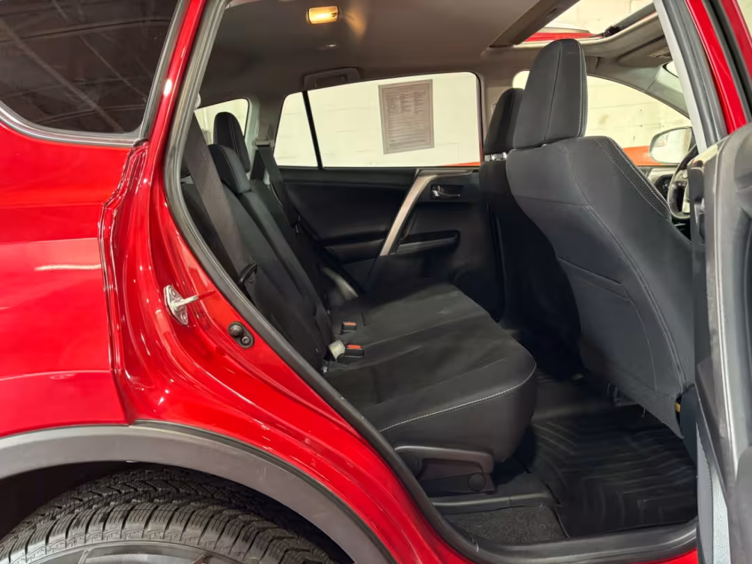 2017 Toyota RAV4 - JTMRFREV0HJ120711 - Image #16