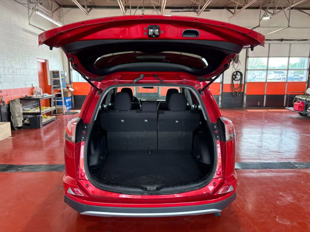 2017 Toyota RAV4 - JTMRFREV0HJ120711 - Image #33