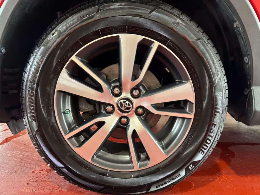 2017 Toyota RAV4 - JTMRFREV0HJ120711 - Image #35