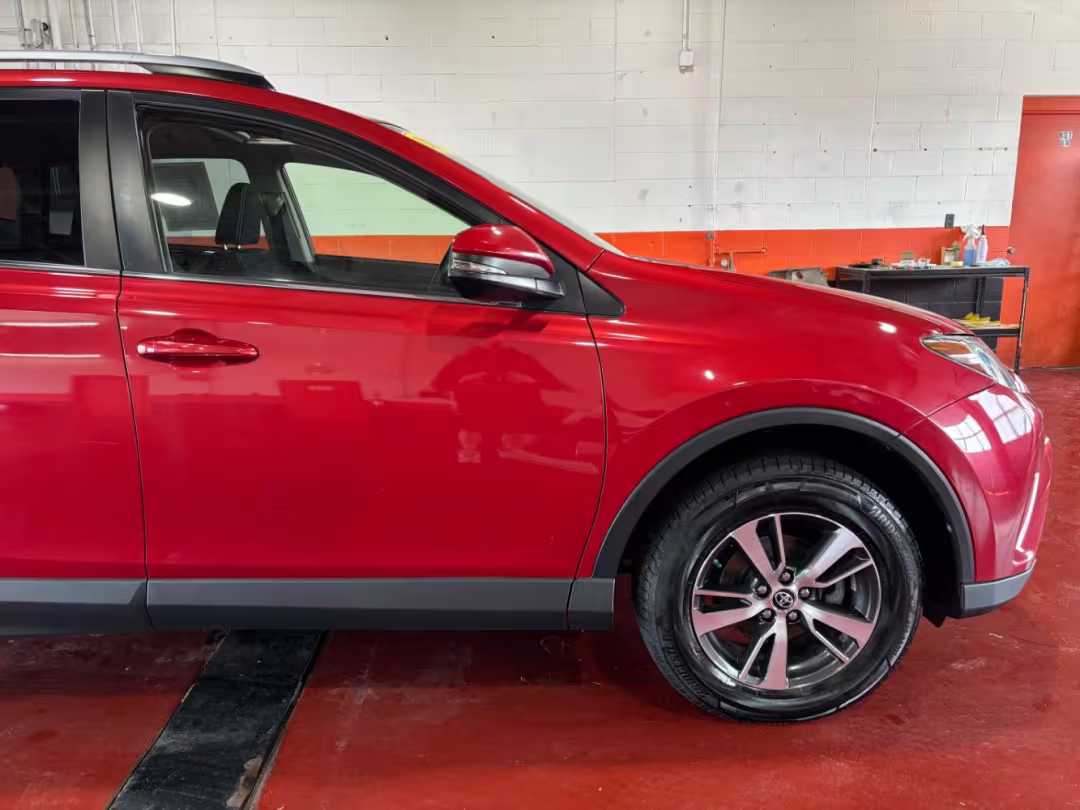 2017 Toyota RAV4 - JTMRFREV0HJ120711 - Image #6