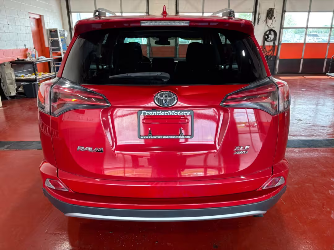 2017 Toyota RAV4 - JTMRFREV0HJ120711 - Image #9