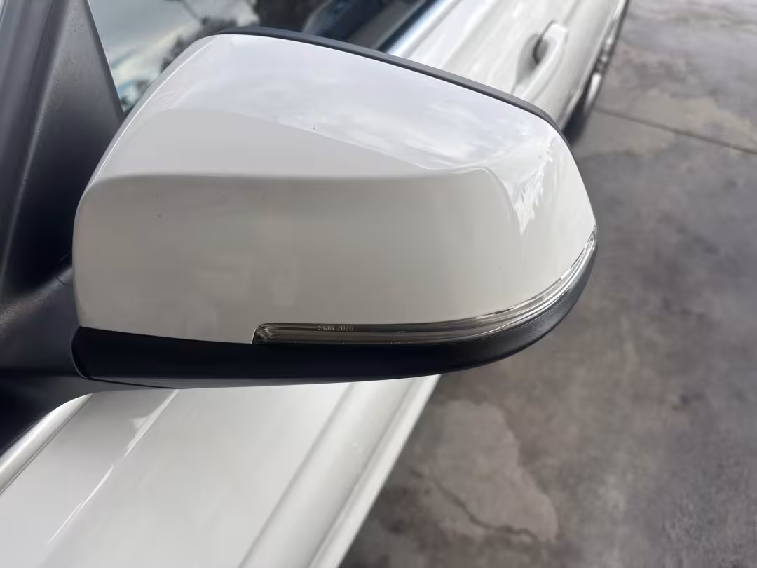 2018 BMW 3-Series - WBA8B9C56JAE22469 - Image #17