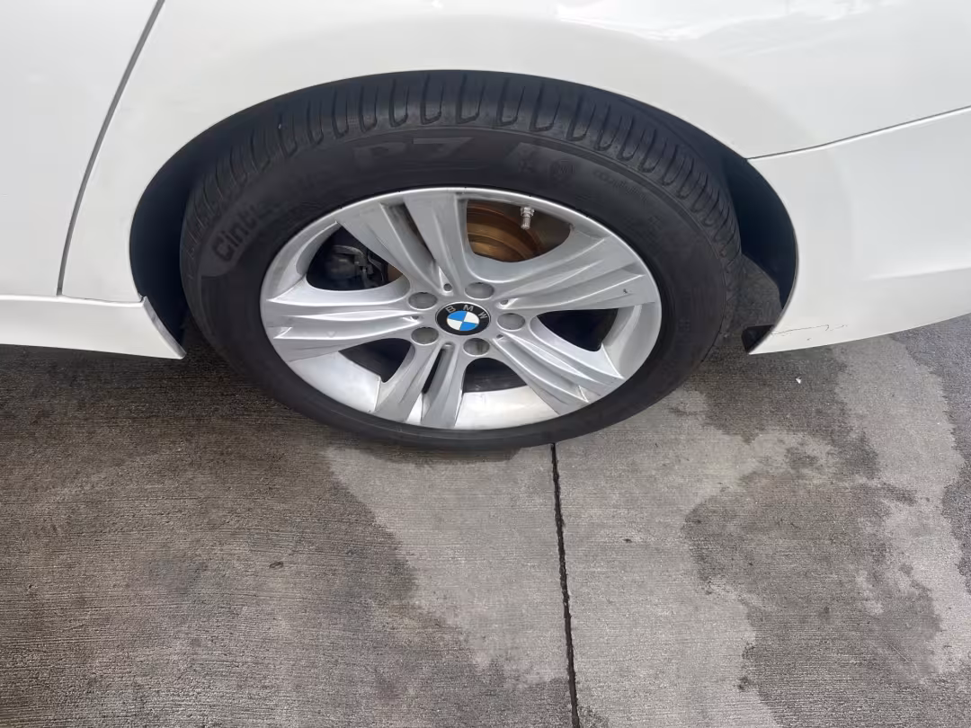 2018 BMW 3-Series - WBA8B9C56JAE22469 - Image #21