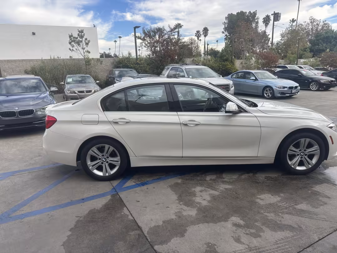2018 BMW 3-Series - WBA8B9C56JAE22469 - Image #6