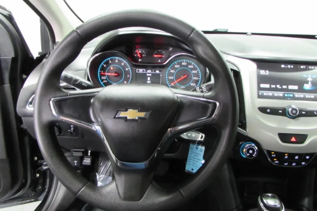 2018 Chevrolet Cruze - 1G1BC5SM1J7198537 - Image #14
