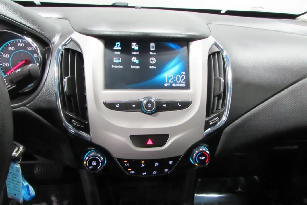 2018 Chevrolet Cruze - 1G1BC5SM1J7198537 - Image #16