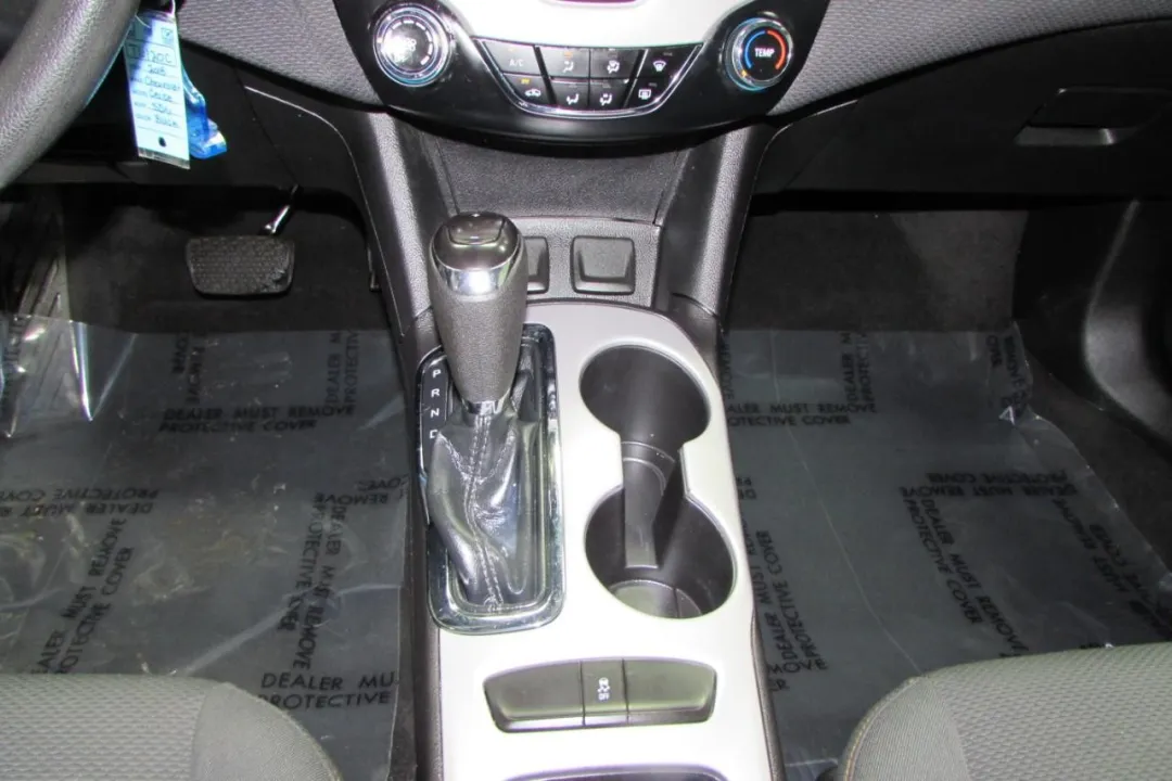 2018 Chevrolet Cruze - 1G1BC5SM1J7198537 - Image #17