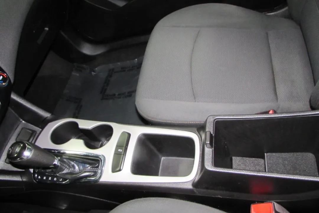 2018 Chevrolet Cruze - 1G1BC5SM1J7198537 - Image #18