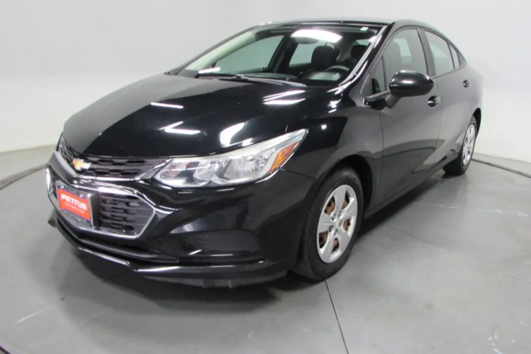 2018 Chevrolet Cruze - 1G1BC5SM1J7198537 - Image #2