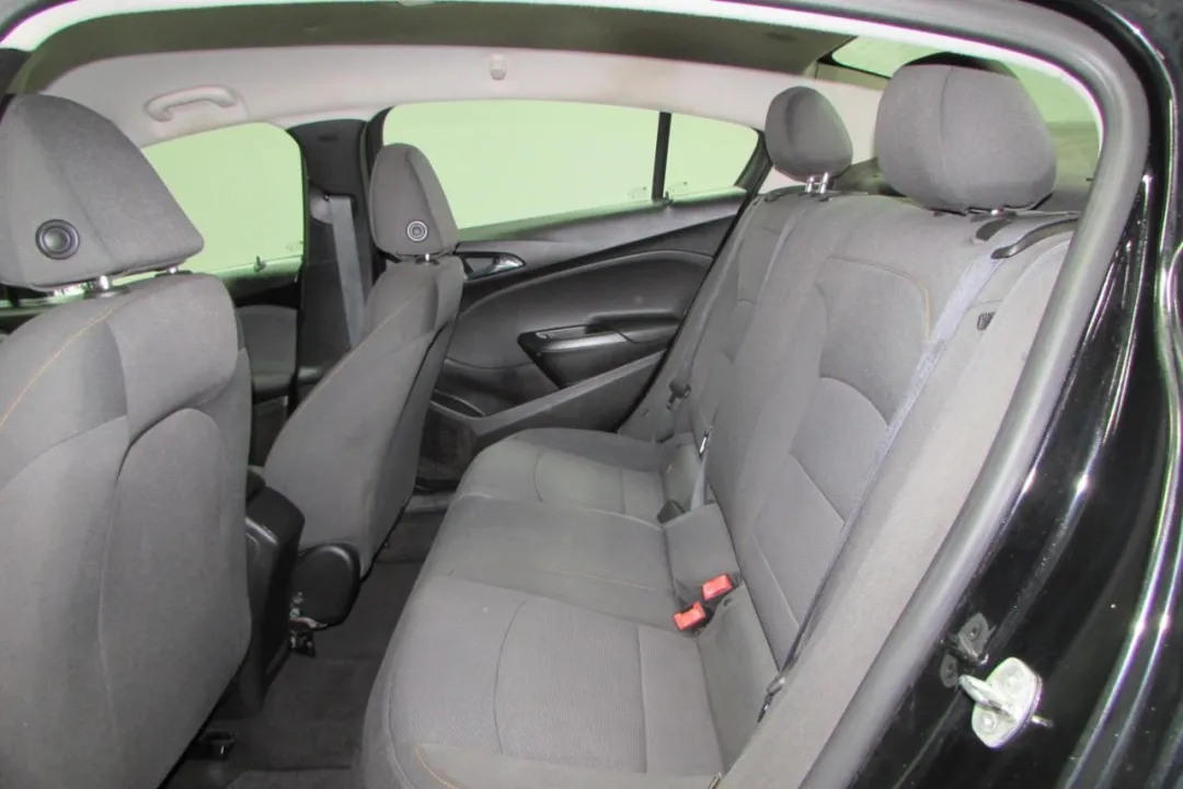 2018 Chevrolet Cruze - 1G1BC5SM1J7198537 - Image #21