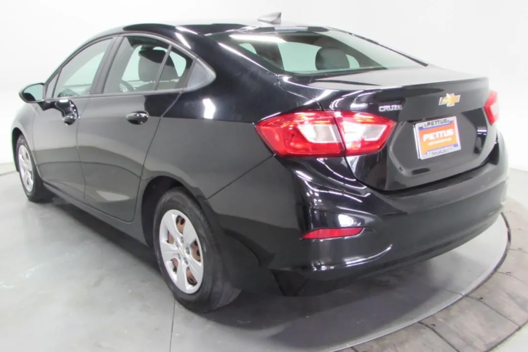 2018 Chevrolet Cruze - 1G1BC5SM1J7198537 - Image #5