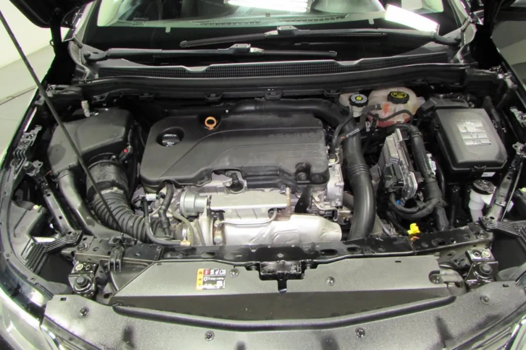 2018 Chevrolet Cruze - 1G1BC5SM1J7198537 - Image #8