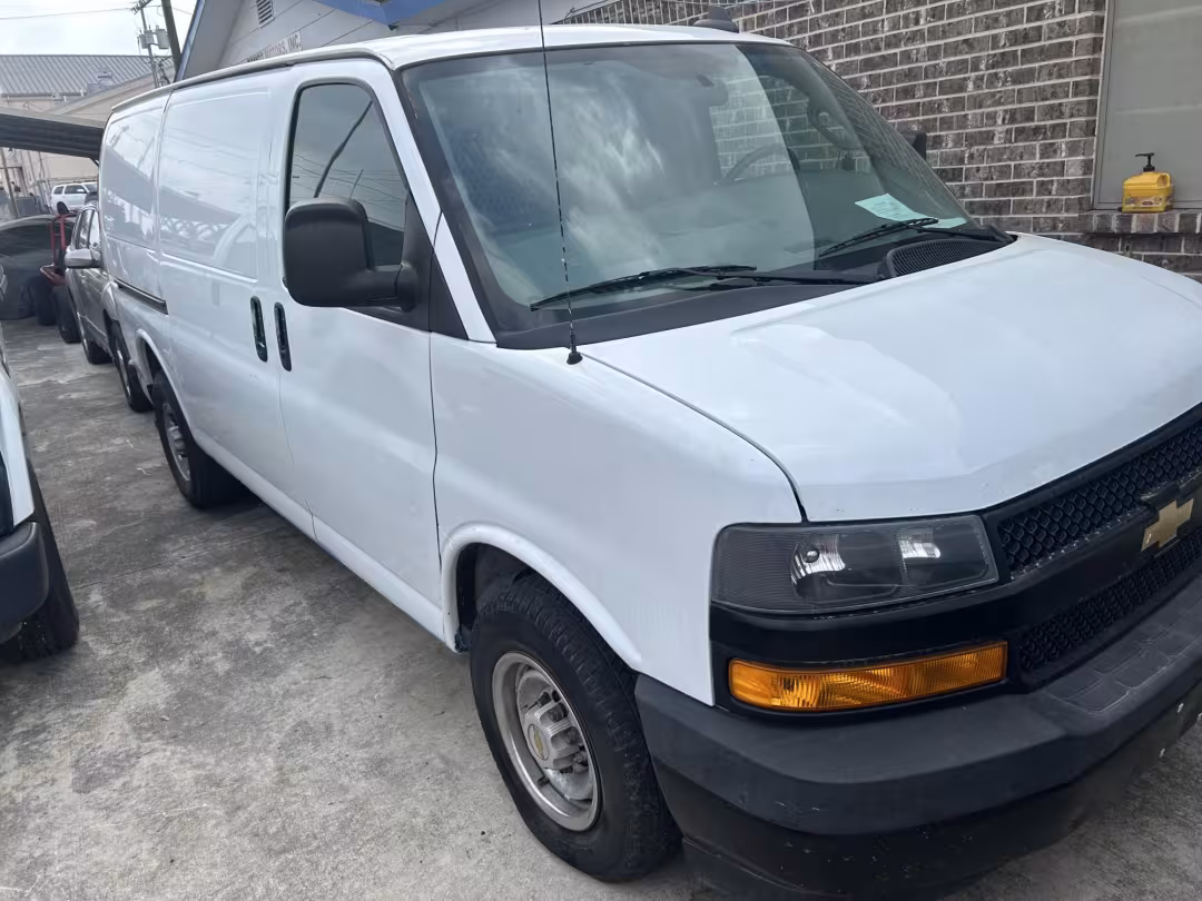 2018 Chevrolet Express - 1GCWGAFG5J1343088 - Image #2