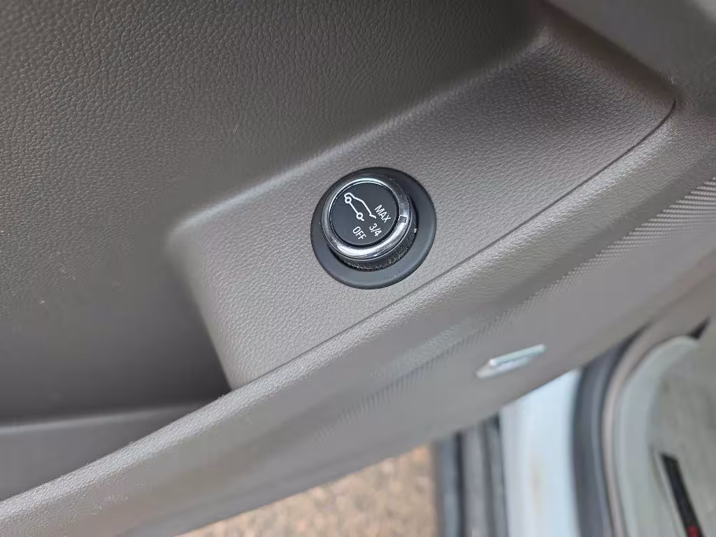 2018 Chevrolet Traverse - 1GNEVHKW7JJ264763 - Image #10