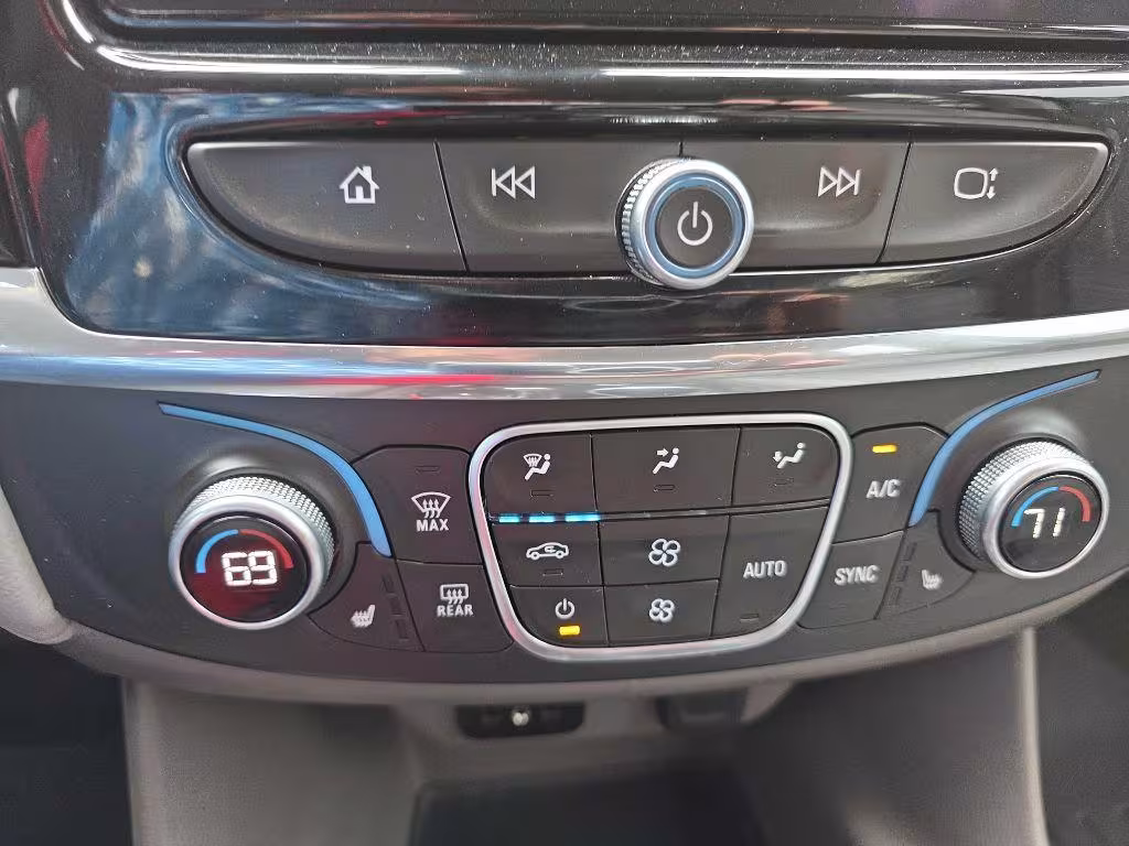 2018 Chevrolet Traverse - 1GNEVHKW7JJ264763 - Image #14
