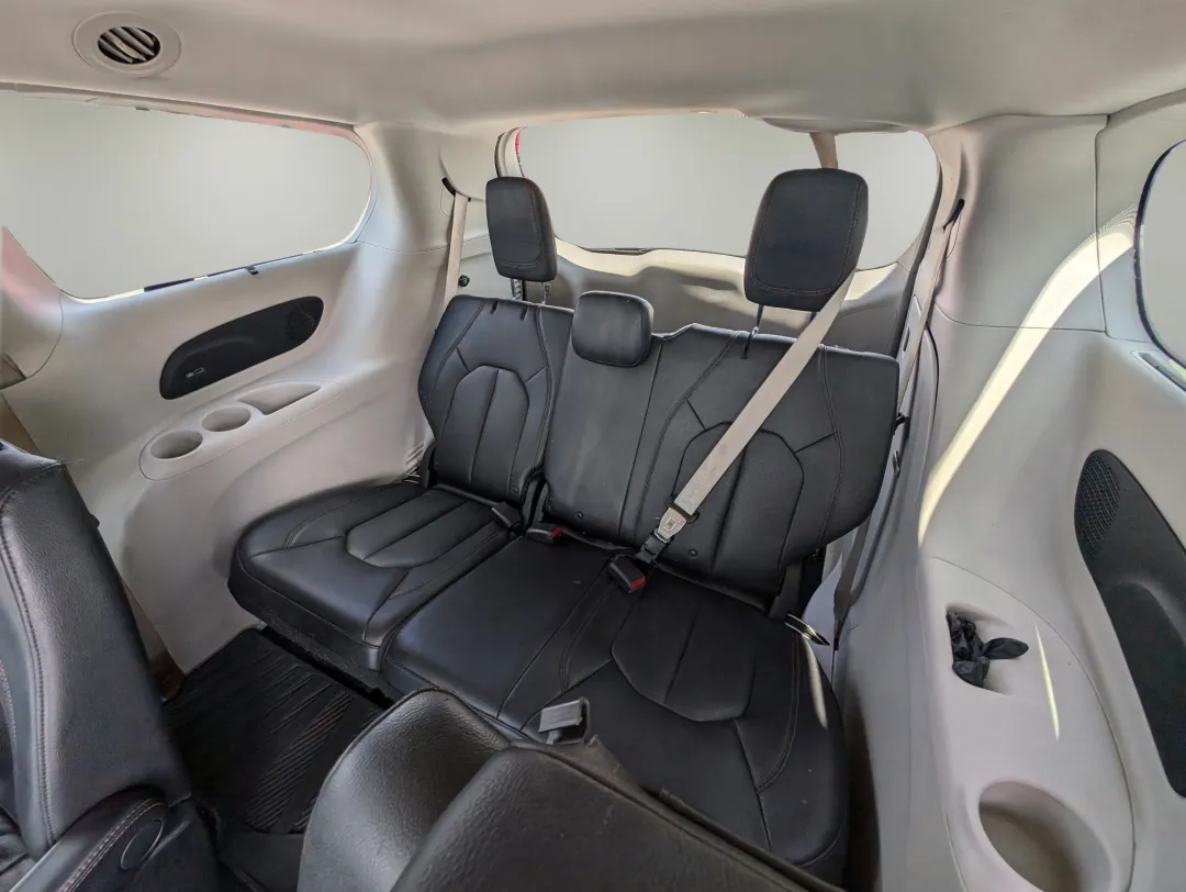 2018 Chrysler Pacifica - 2C4RC1BG6JR269903 - Image #12