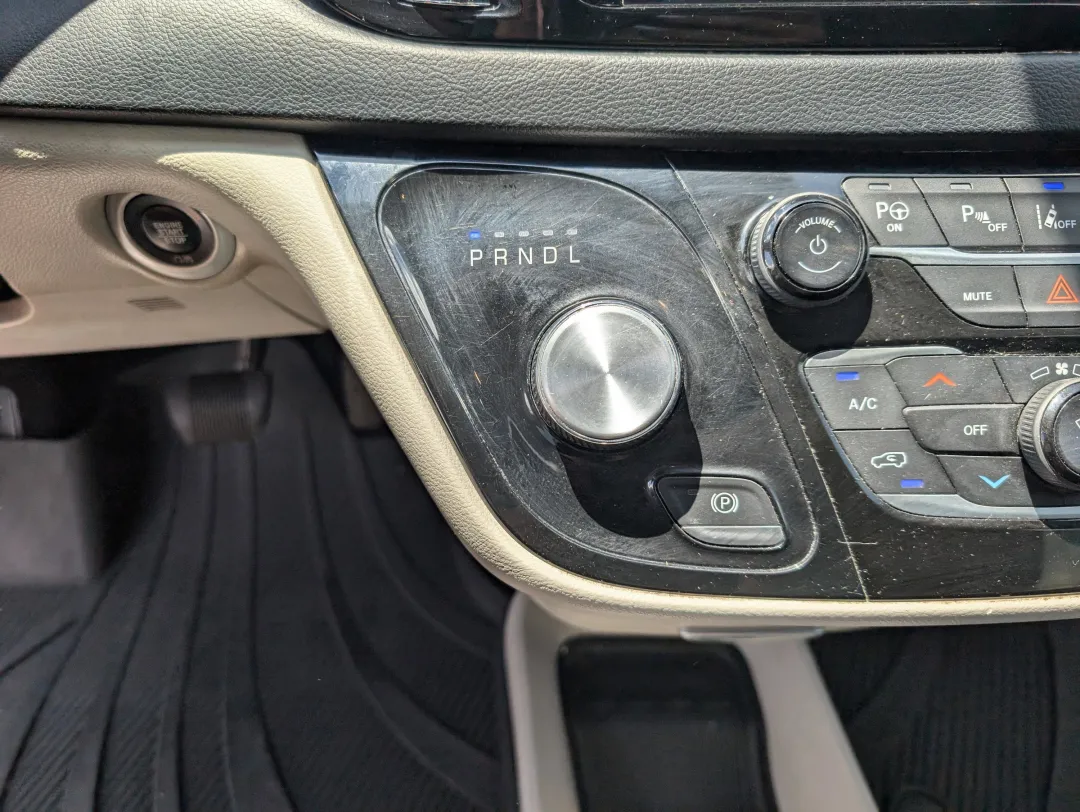 2018 Chrysler Pacifica - 2C4RC1BG6JR269903 - Image #15
