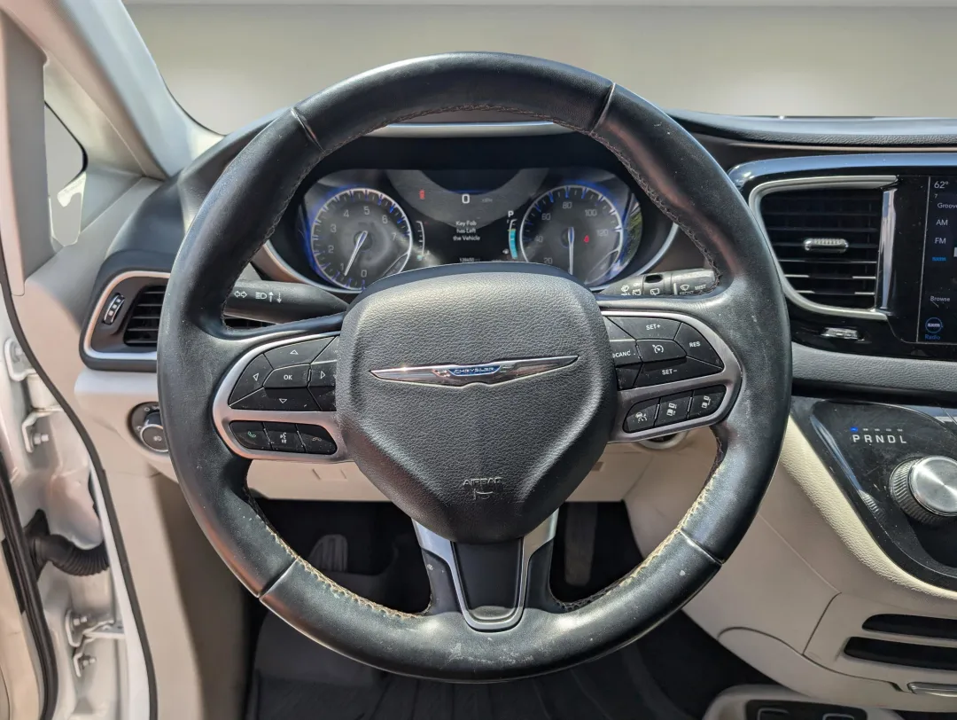 2018 Chrysler Pacifica - 2C4RC1BG6JR269903 - Image #17