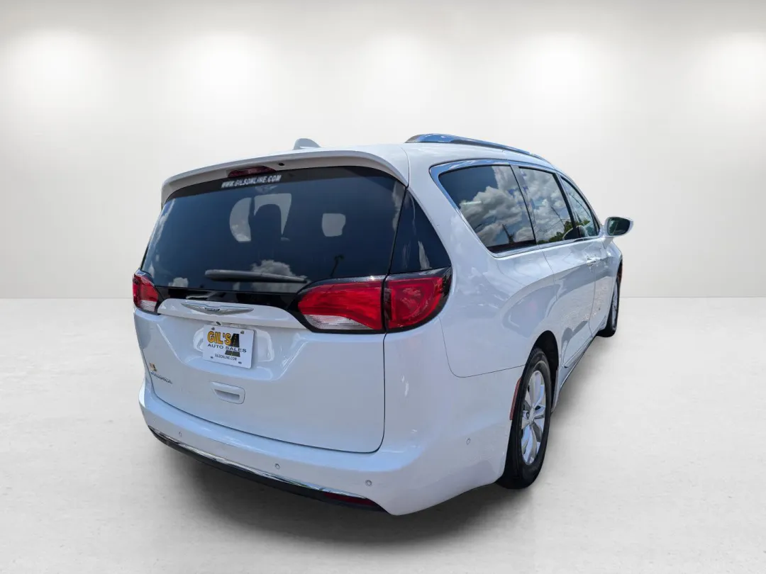 2018 Chrysler Pacifica - 2C4RC1BG6JR269903 - Image #5
